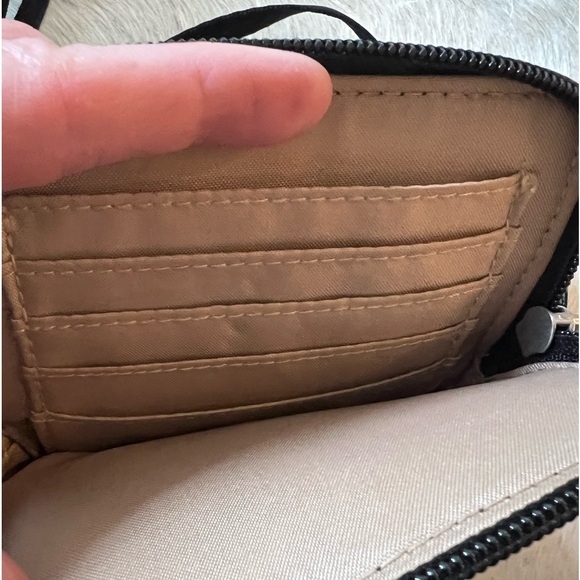 Baggallini at it’s best! Black leopard print crossbody bag! Also Wristlet! - Picture 5 of 7